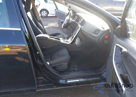 2012 Volvo S60 T5 z USA, uszkodzony, nr VIN YV1622FS0C2028201